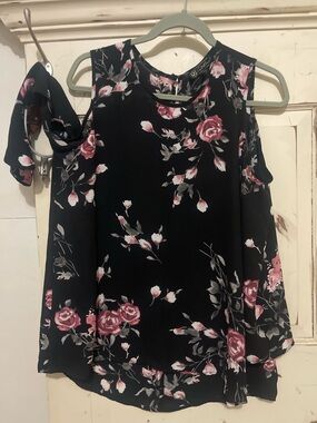 DG2 by Diane Gilman Black Floral Cold-Shoulder Blouse with Pink Roses (NWOT)
